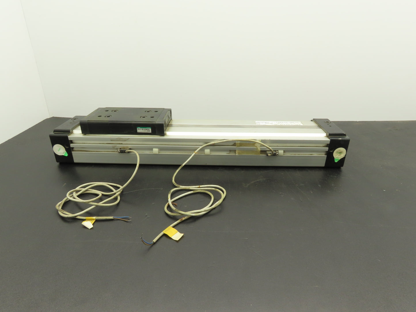 CKD SRL2-00-63NB300 Pneumatic Rodless Air Cylinder Slide 63mm Bore 300mm Stroke