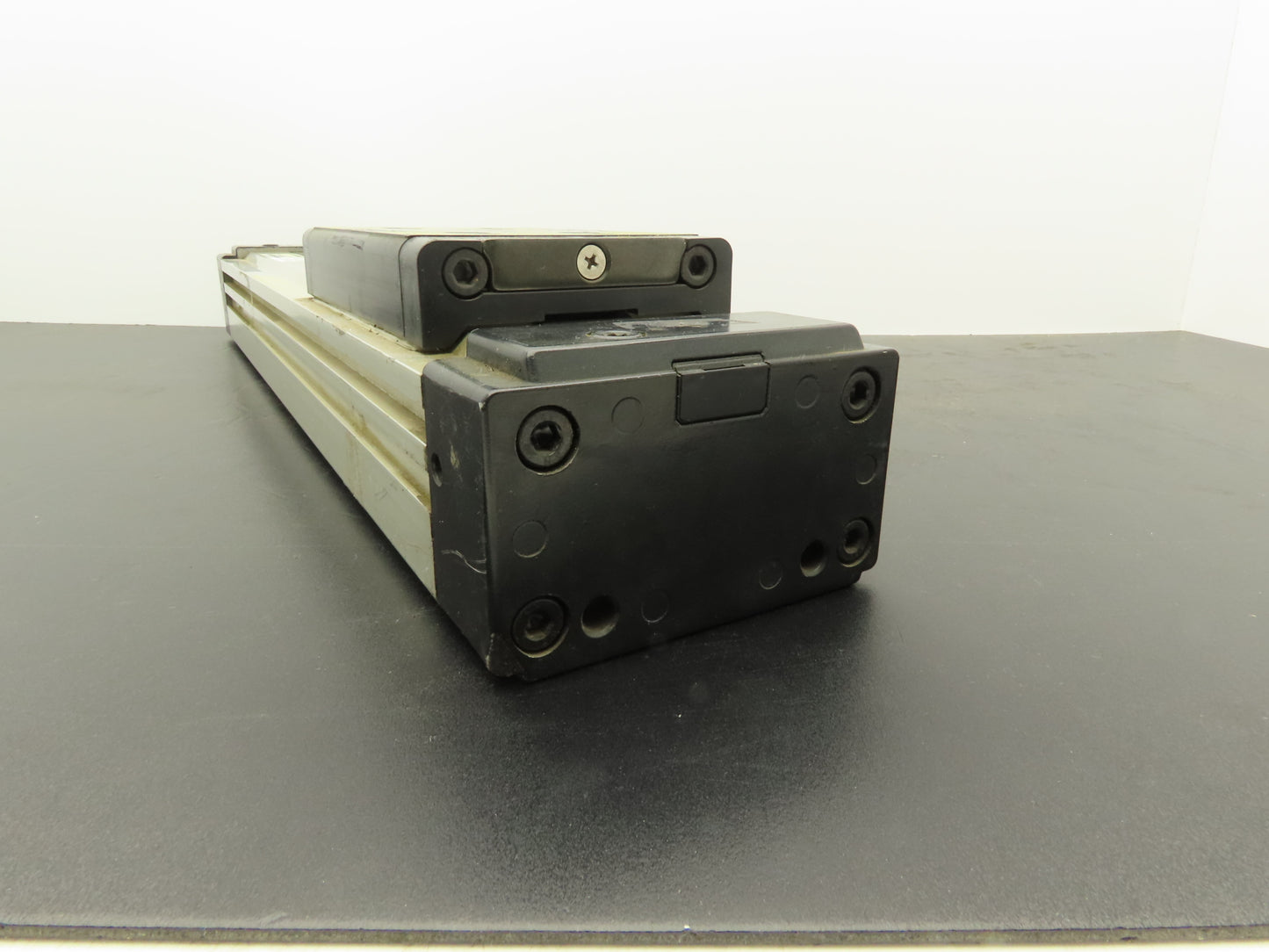 CKD SRL2-00-63NB300 Pneumatic Rodless Air Cylinder Slide 63mm Bore 300mm Stroke