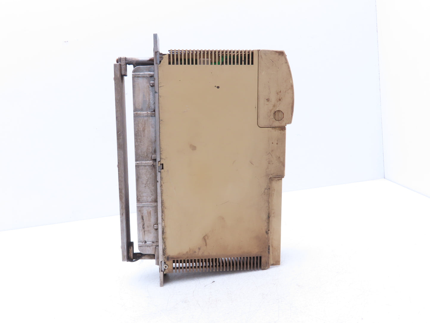 Yaskawa JUSP-ACP15GA Drivepack Converter Unit 200-230VAC 3Ph In 280-330VDC Out