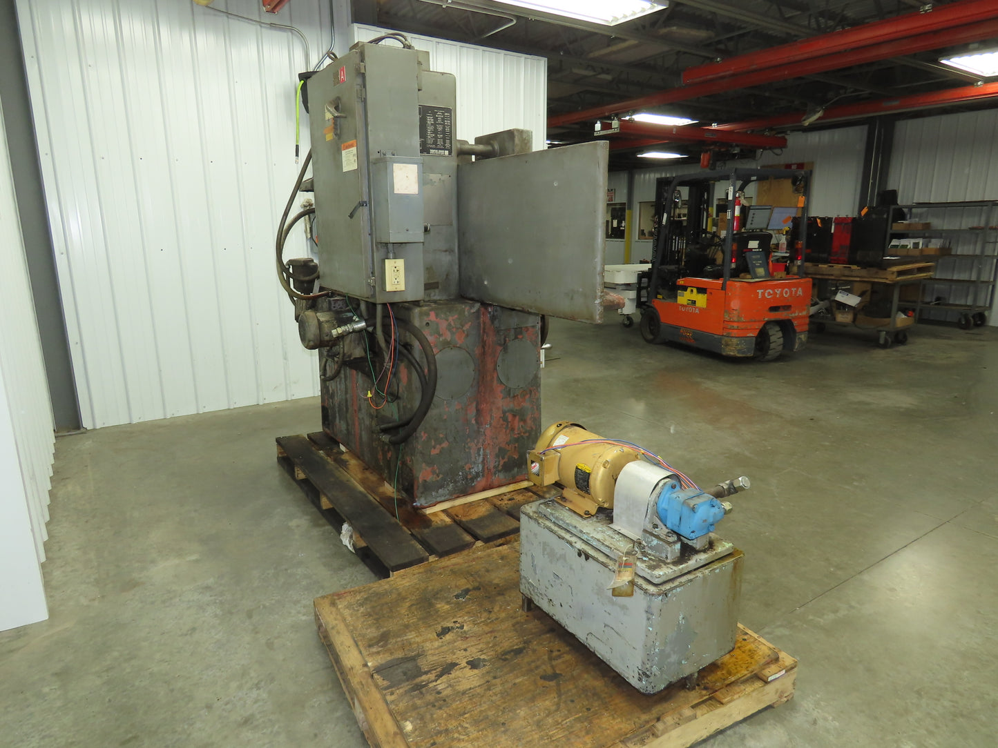 Thompson 2F Surface Grinder 2 Axis Hydraulic Power Cross Feed 8x32"  3Hp 3Ph