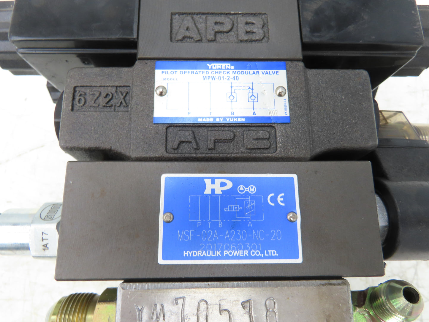 Yuken Hydraulic Directional Solenoid 2 Valve Manifold W/Flow Control & Check