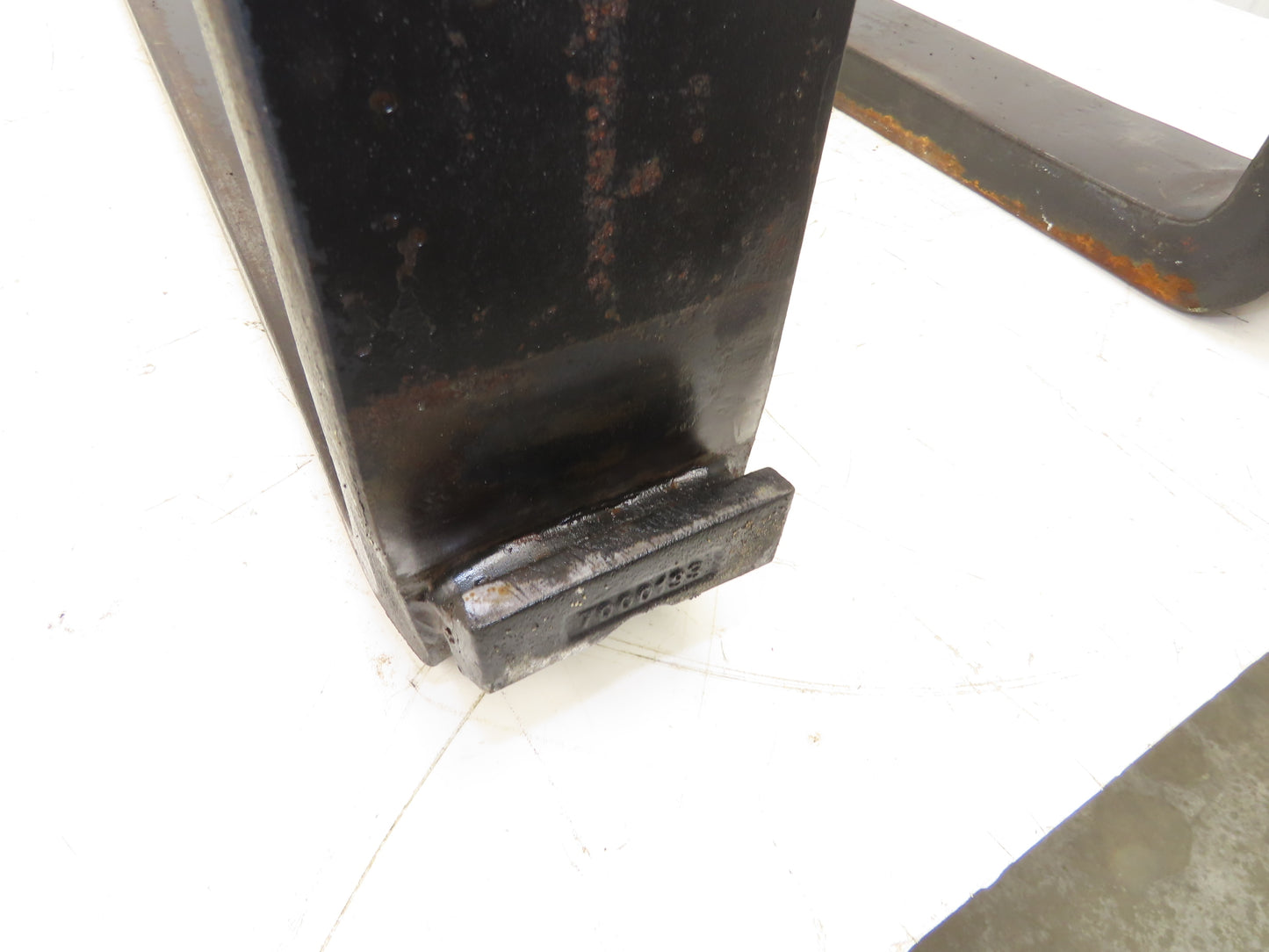 Cascade 7000025 4x42" Class 2 Steel Forklift Forks 16" Carriage 1-Pair