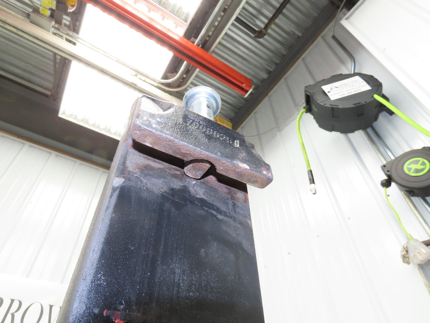 Cascade 7000025 4x42" Class 2 Steel Forklift Forks 16" Carriage 1-Pair