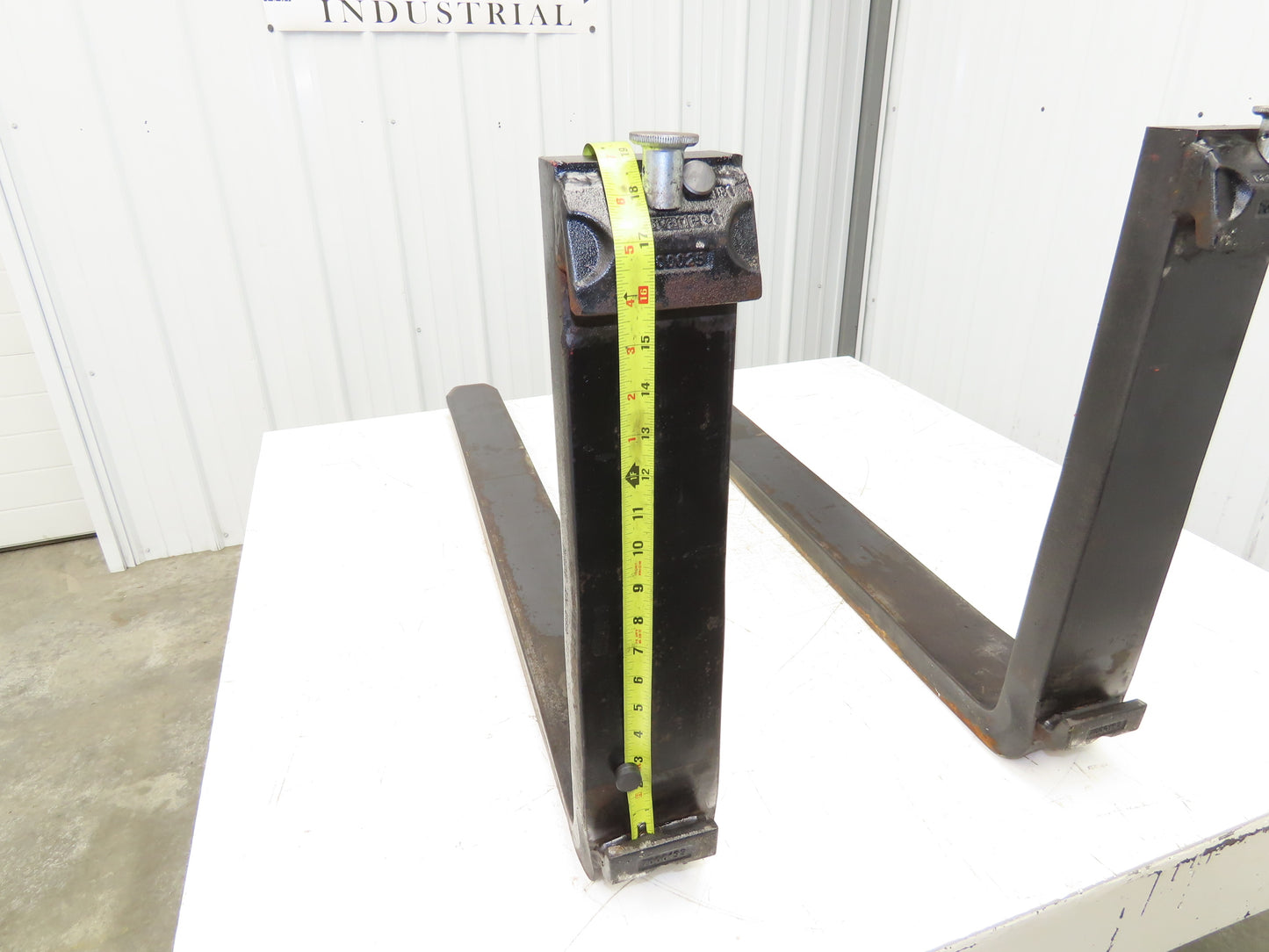 Cascade 7000025 4x42" Class 2 Steel Forklift Forks 16" Carriage 1-Pair