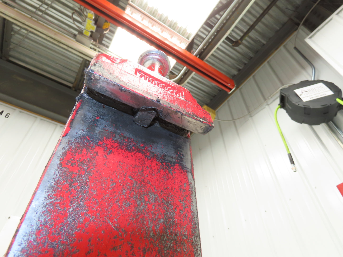 Cascade 7000025 4x42" Class 2 Steel Forklift Forks 16" Carriage 1-Pair