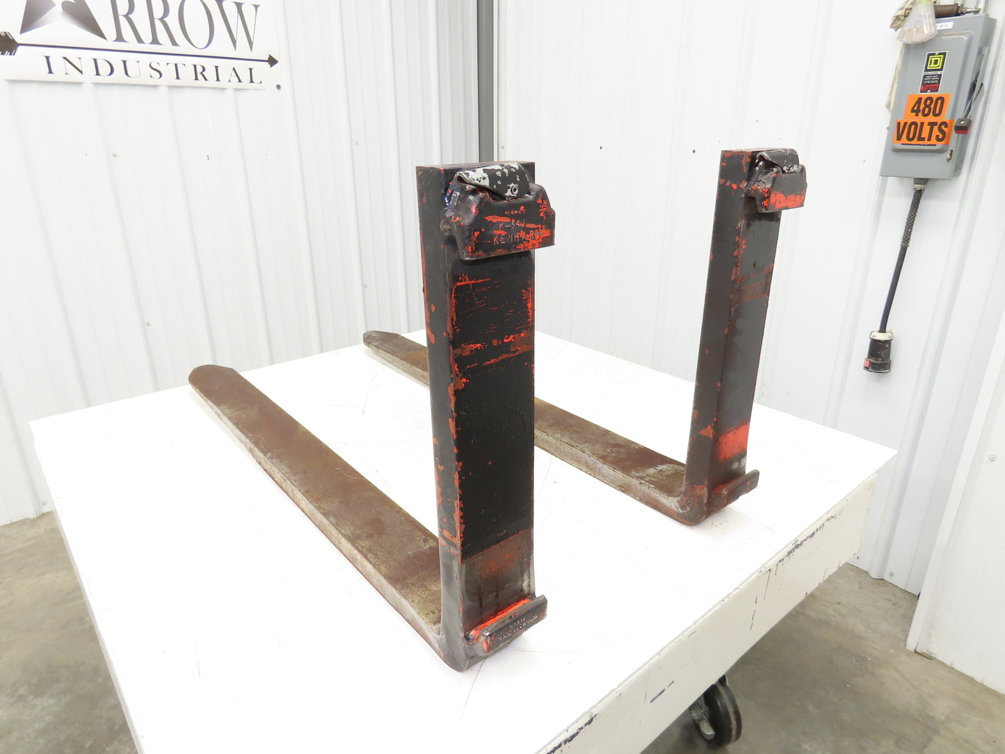 Kenhar 820-005-033/004 4x42" Class 2 Steel Forklift Forks 16" Carriage 1-Pair