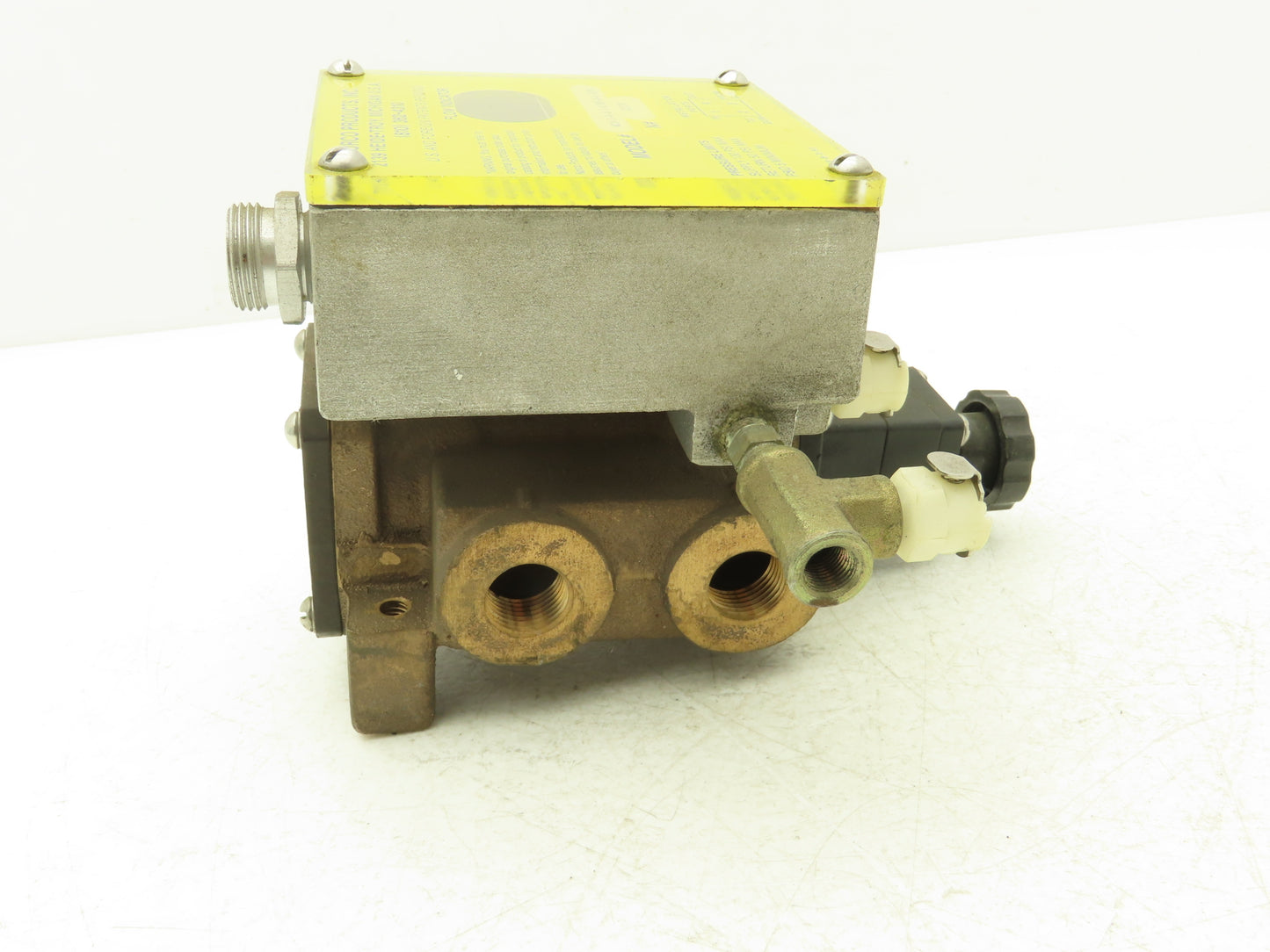 Norco WCV-I-4-A-1-E3A5-A-L-D/B Bronze Water Flow Control Valve 1/2"NPT 4 Way