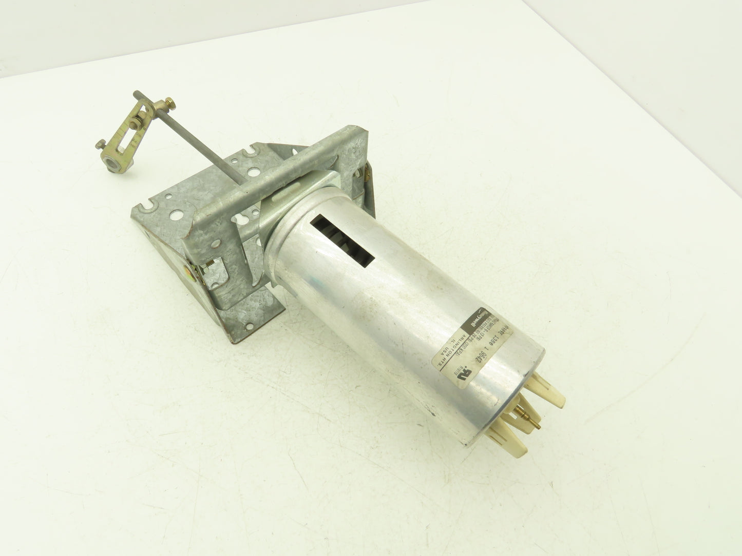 Honeywell MP909E 1380 9625 Pneumatic Damper Actuator Spring Return 9-13PSI