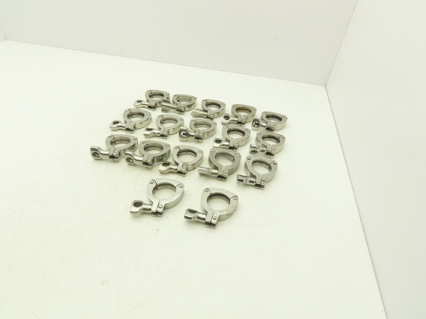 13MHHS-1-304 3 Segment Sanitary Clamp 1" to 1.5" Pipe W 2.1" Flange Lot of 17