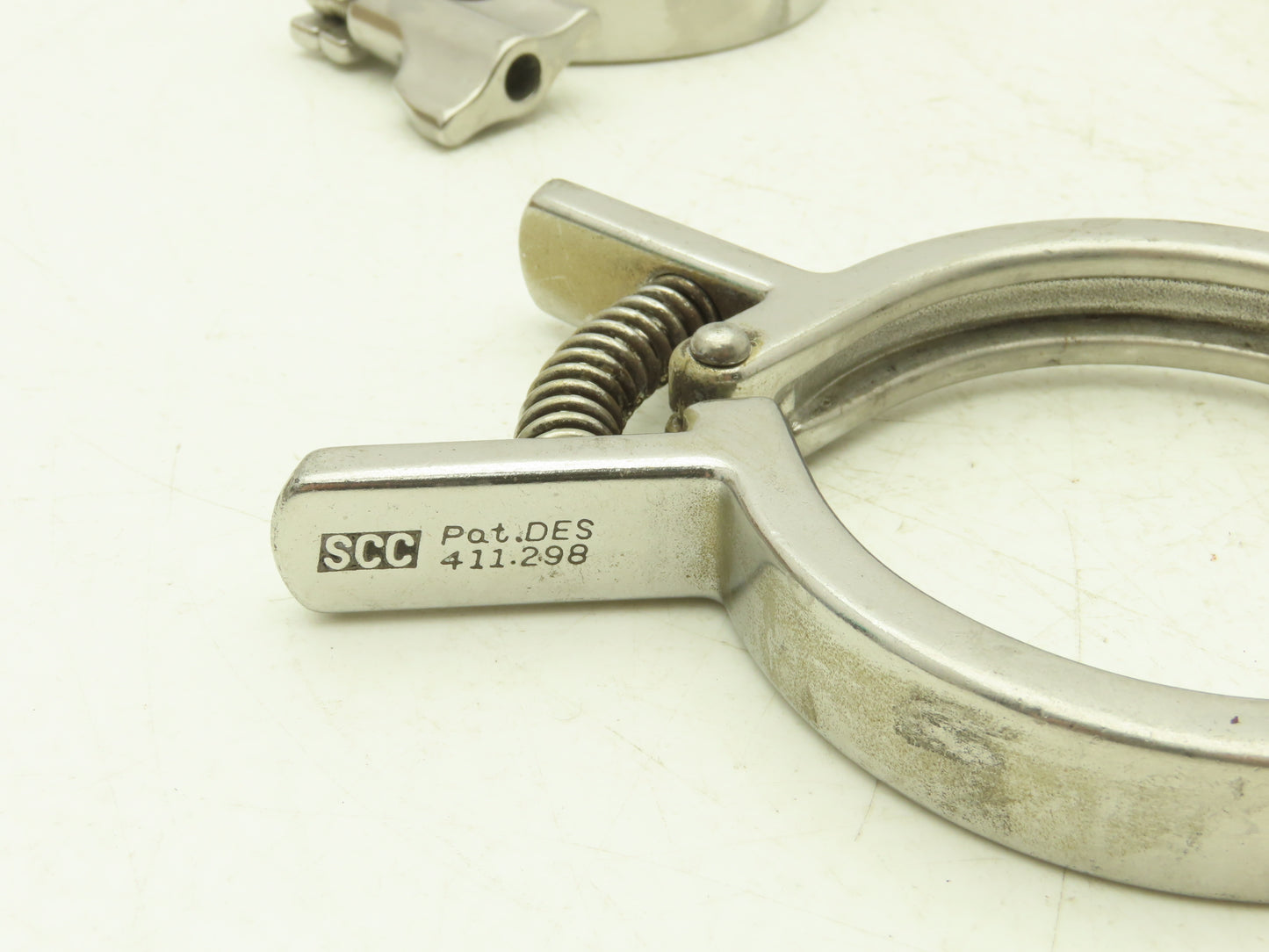SCC 13MHHMQ-300 Sanitary Squeeze Clamp 2.5" Pipe For 3.2" Flange Lot of 8
