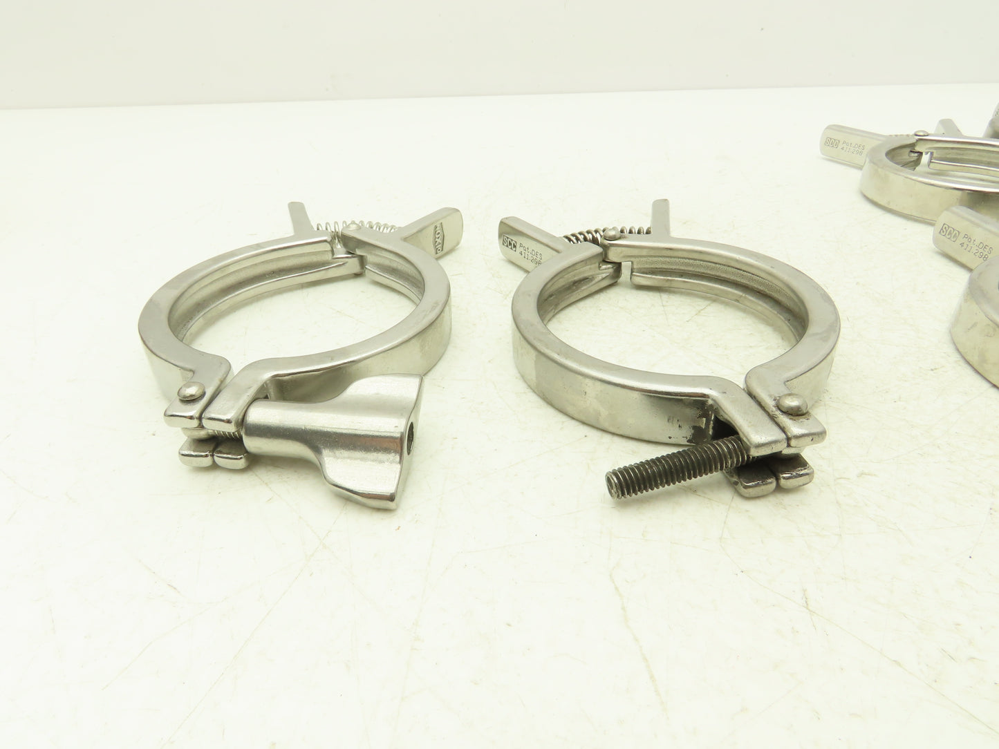 SCC 13MHHMQ-300 Sanitary Squeeze Clamp 2.5" Pipe For 3.2" Flange Lot of 8