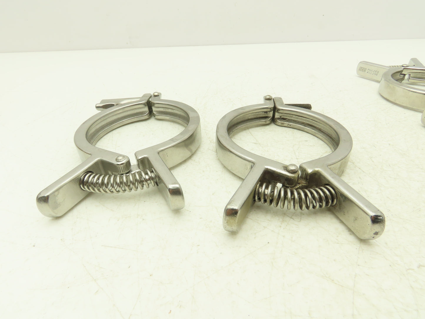 SCC 13MHHMQ-300 Sanitary Squeeze Clamp 2.5" Pipe For 3.2" Flange Lot of 8