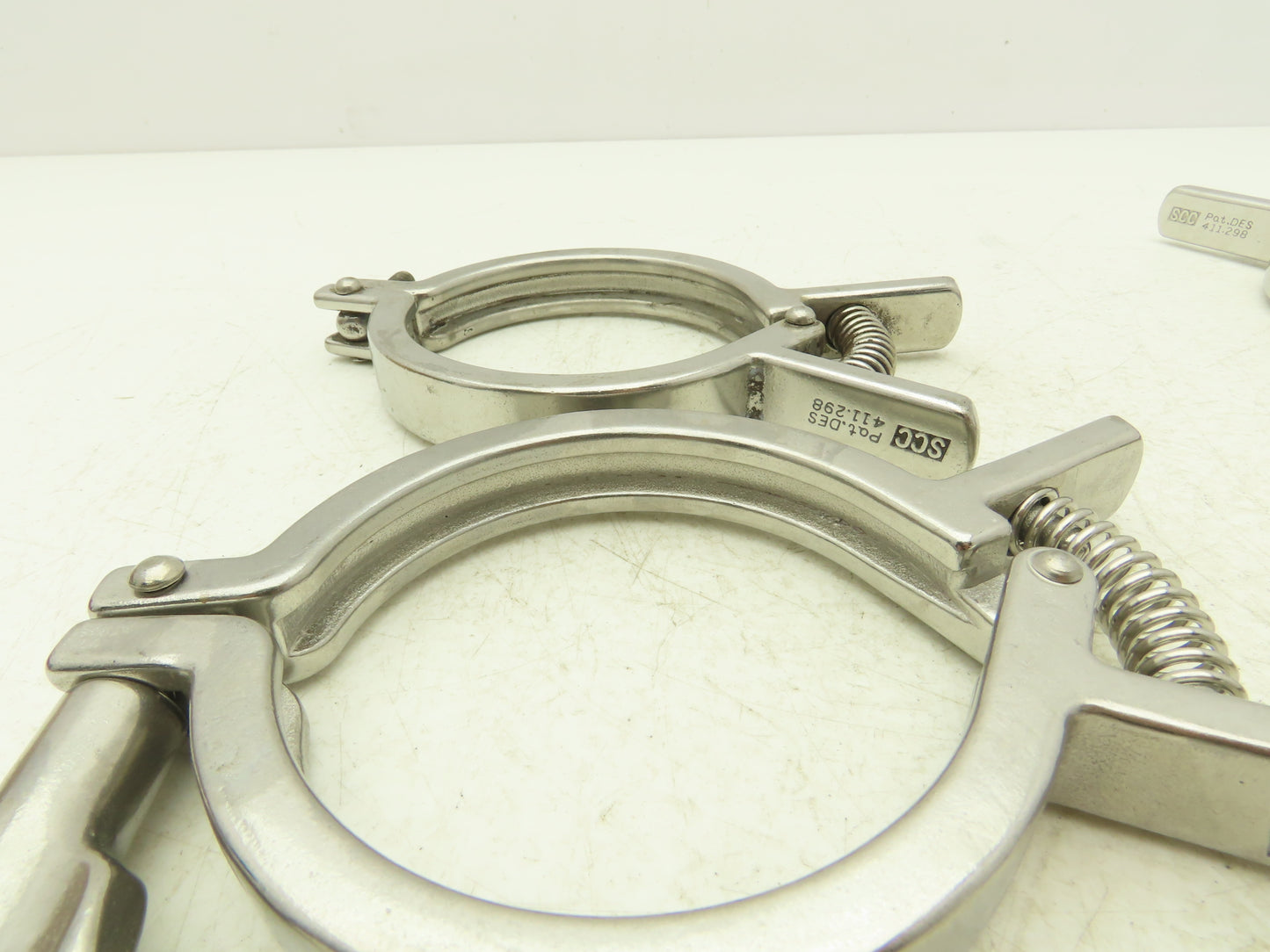 SCC 13MHHMQ-300 Sanitary Squeeze Clamp 2.5" Pipe For 3.2" Flange Lot of 8