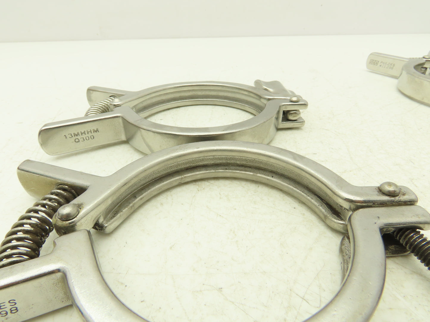 SCC 13MHHMQ-300 Sanitary Squeeze Clamp 2.5" Pipe For 3.2" Flange Lot of 8