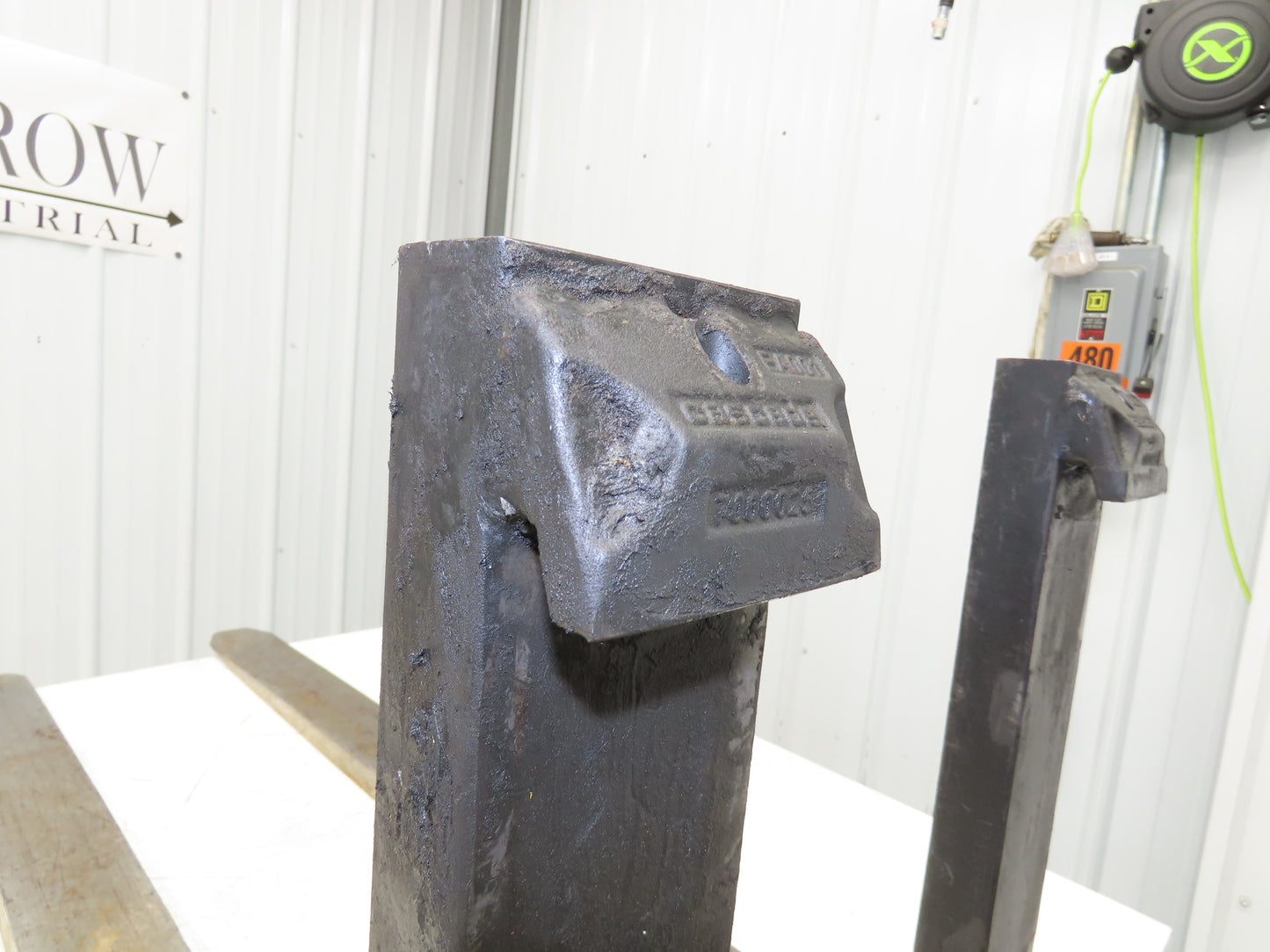 Cascade 7000025 4x47-3/4" Class 2 Steel Forklift Forks 16" Carriage 1-Pair READ