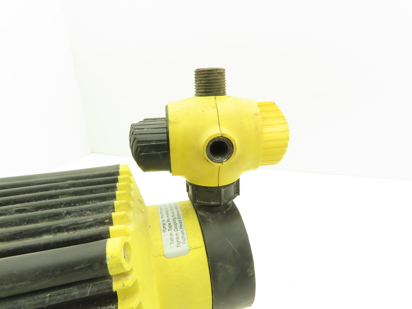 LMI Milton Roy B721-392SI Chemical Metering Dosing Pump 2.5 GPH 120V 100 PSI