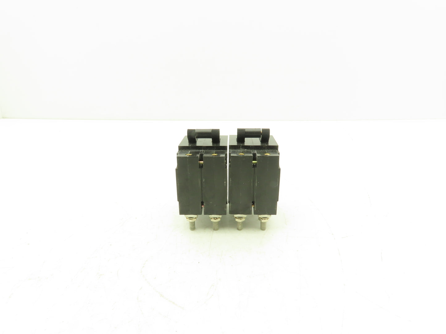 Eaton Heinemann AM2R Circuit Breaker 15A 2 Pole Magnetic Panel Mount Lot of 2