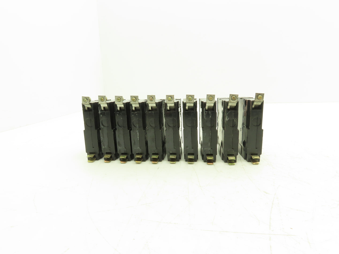 Square D QHB 120 Circuit Breaker 20A 1Ph 120V Lot of 10