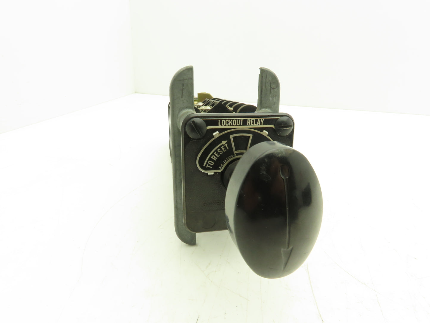 General Electric 12HEA61A224X2 Auxiliary Lockout Relay 125V DC