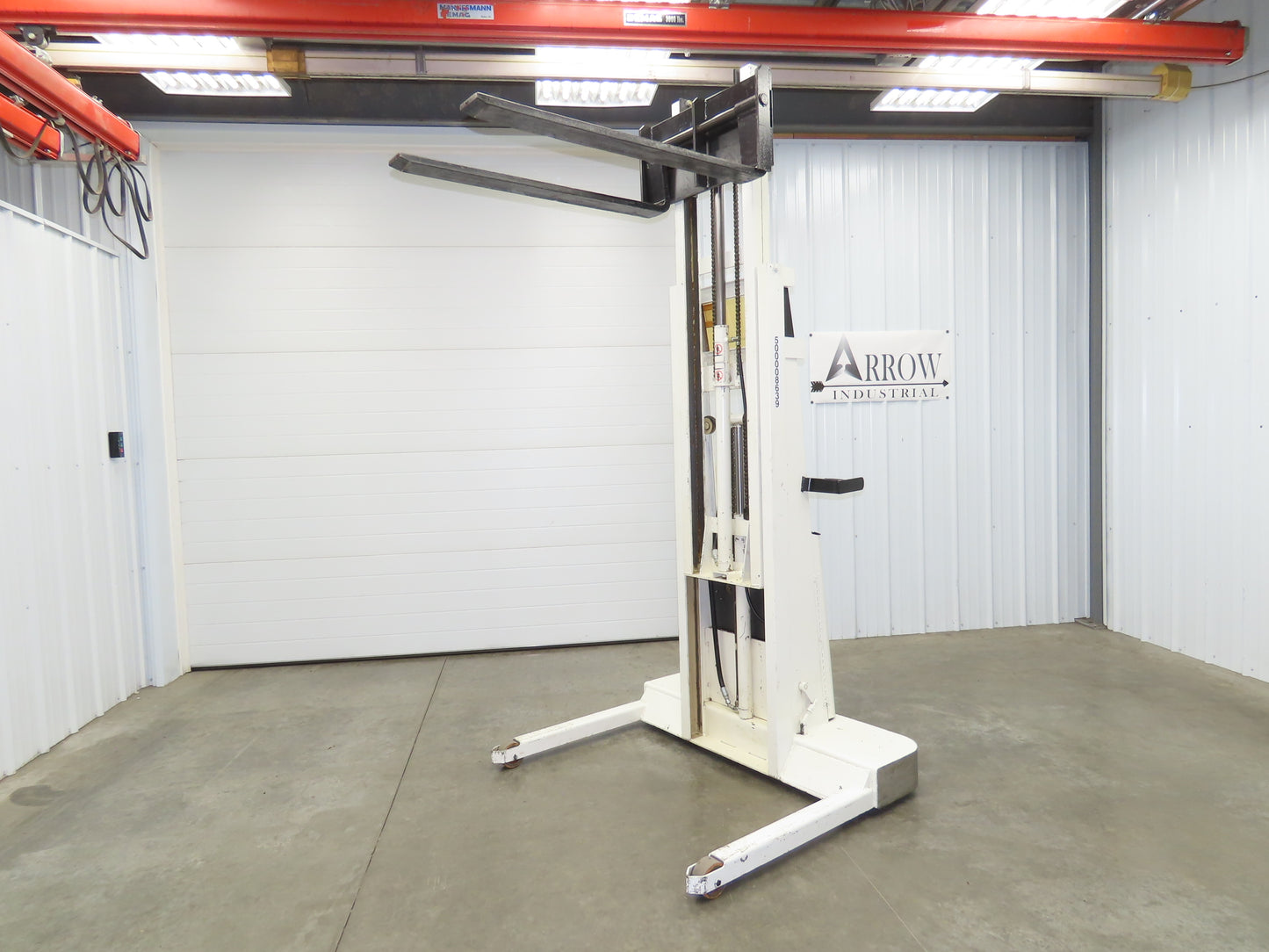 Crown 15BT Straddle Pallet Stacker Forklift 1400 lb 110" 12V Lift Manual Push