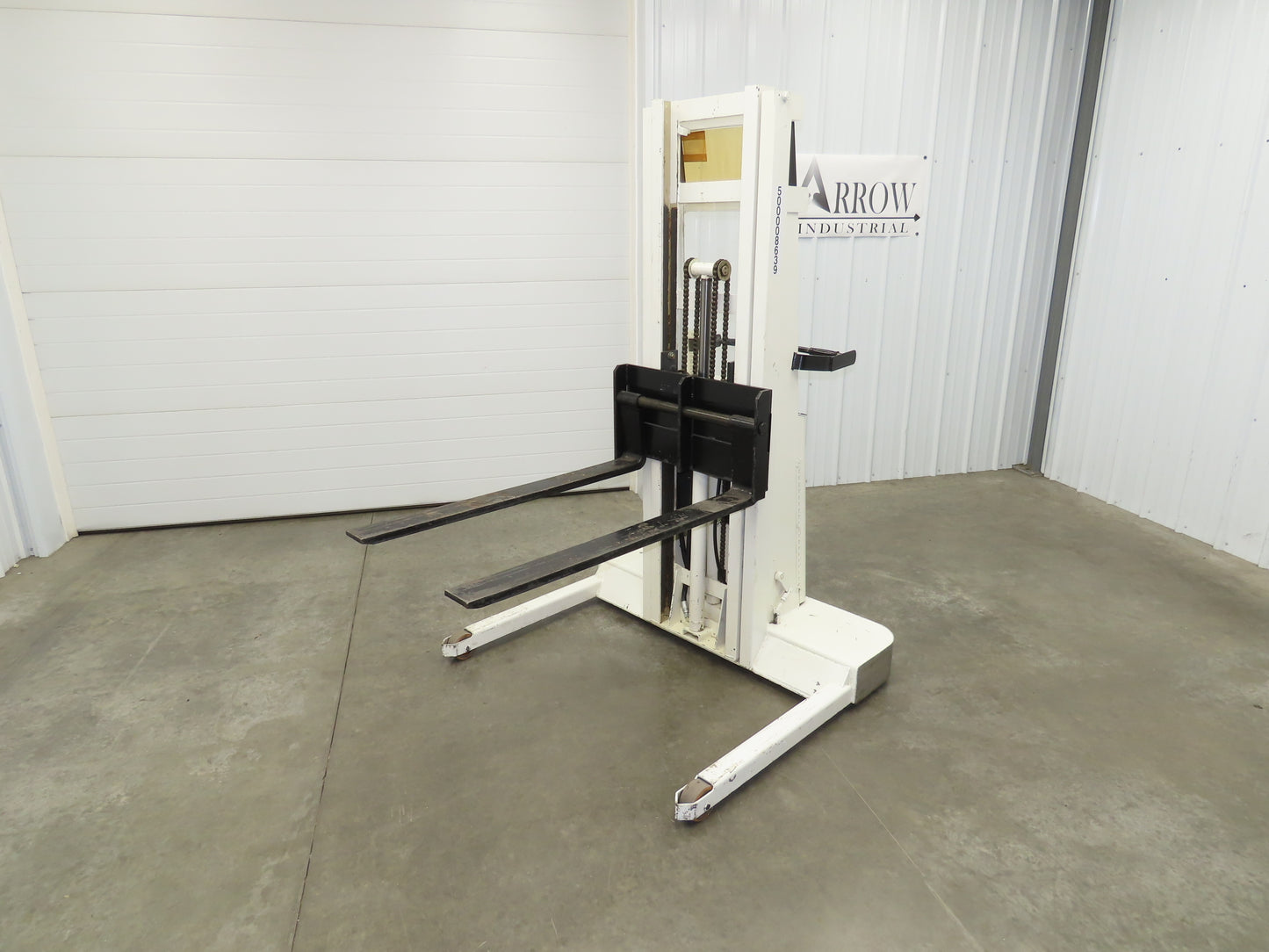 Crown 15BT Straddle Pallet Stacker Forklift 1400 lb 110" 12V Lift Manual Push