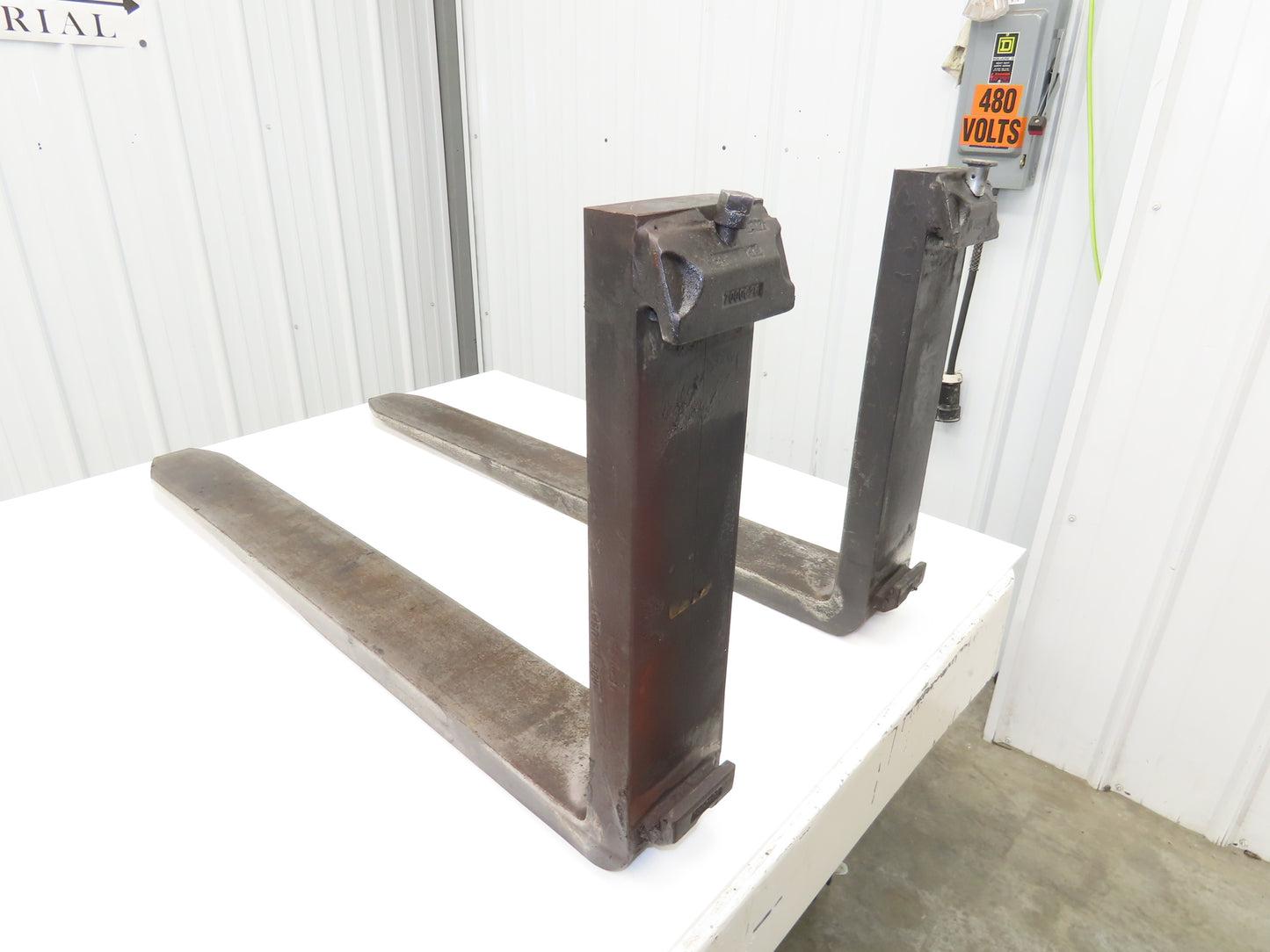 Cascade 1870686 4.75x42" Class 2 Steel Forklift Forks 16" Carriage 1-Pair READ