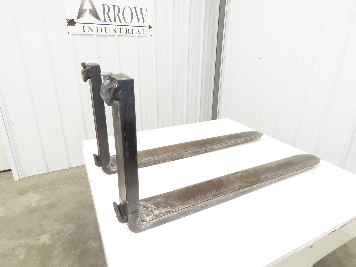 Cascade 1870686 4.75x42" Class 2 Steel Forklift Forks 16" Carriage 1-Pair READ