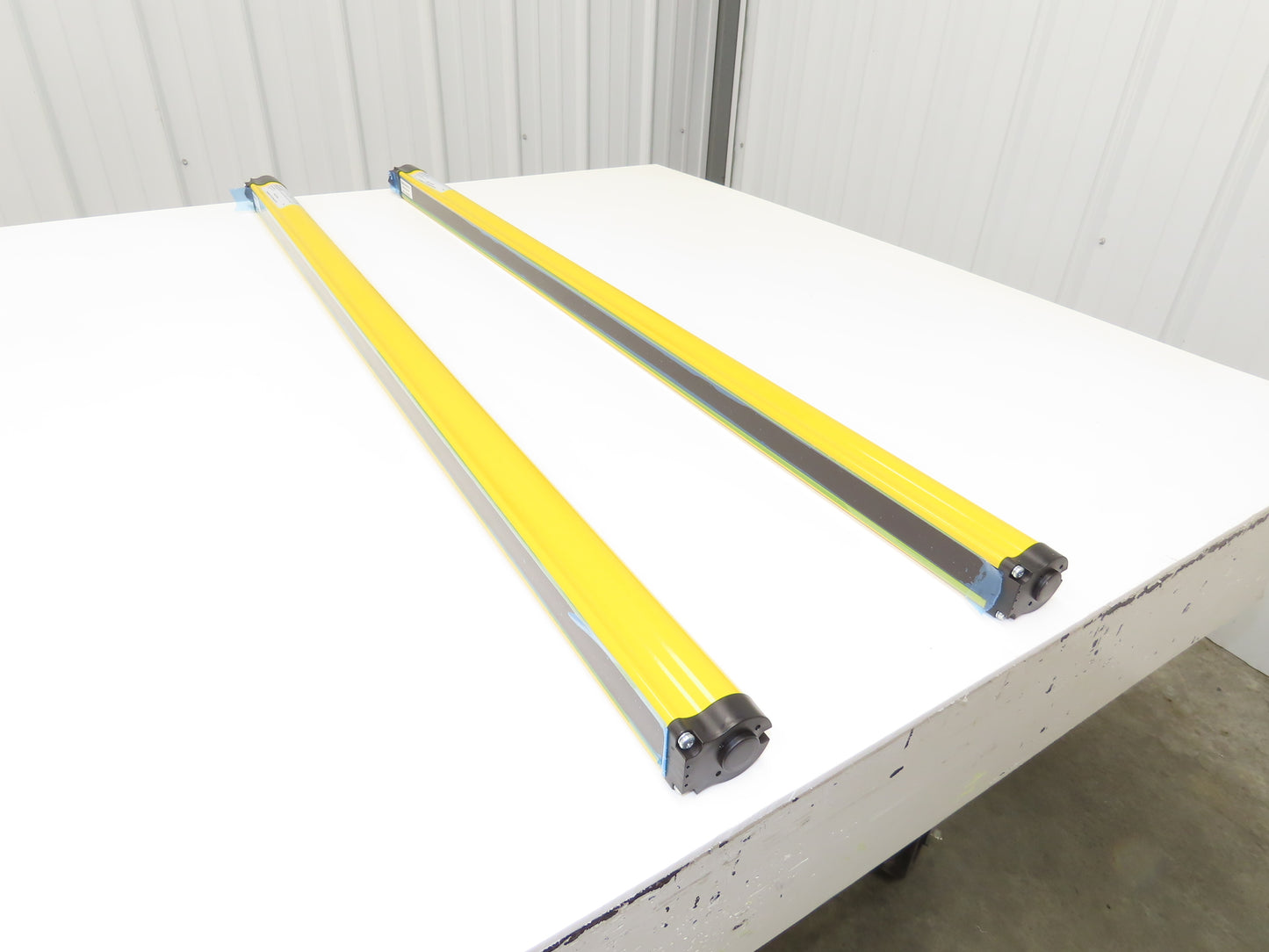 A-B 440L-P4K1120YD Guardshield Safety Light Curtain Transmitter/Receiver Set