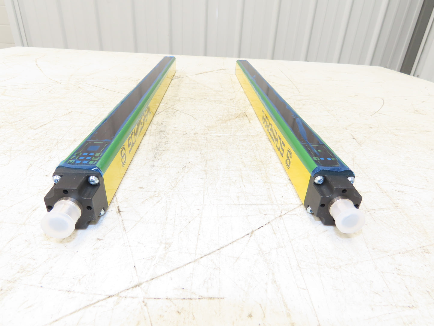 Schmersal SLC440-ER-0490-14-01 Safety Light Curtain Transmitter & Receiver Set