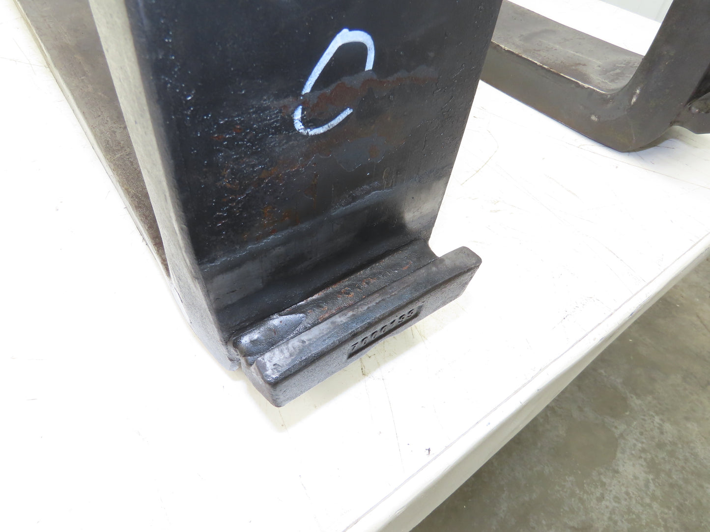 Cascade 961178 5 X 42" Class 3 Steel Forklift Forks 20" Carriage 1-Pair READ