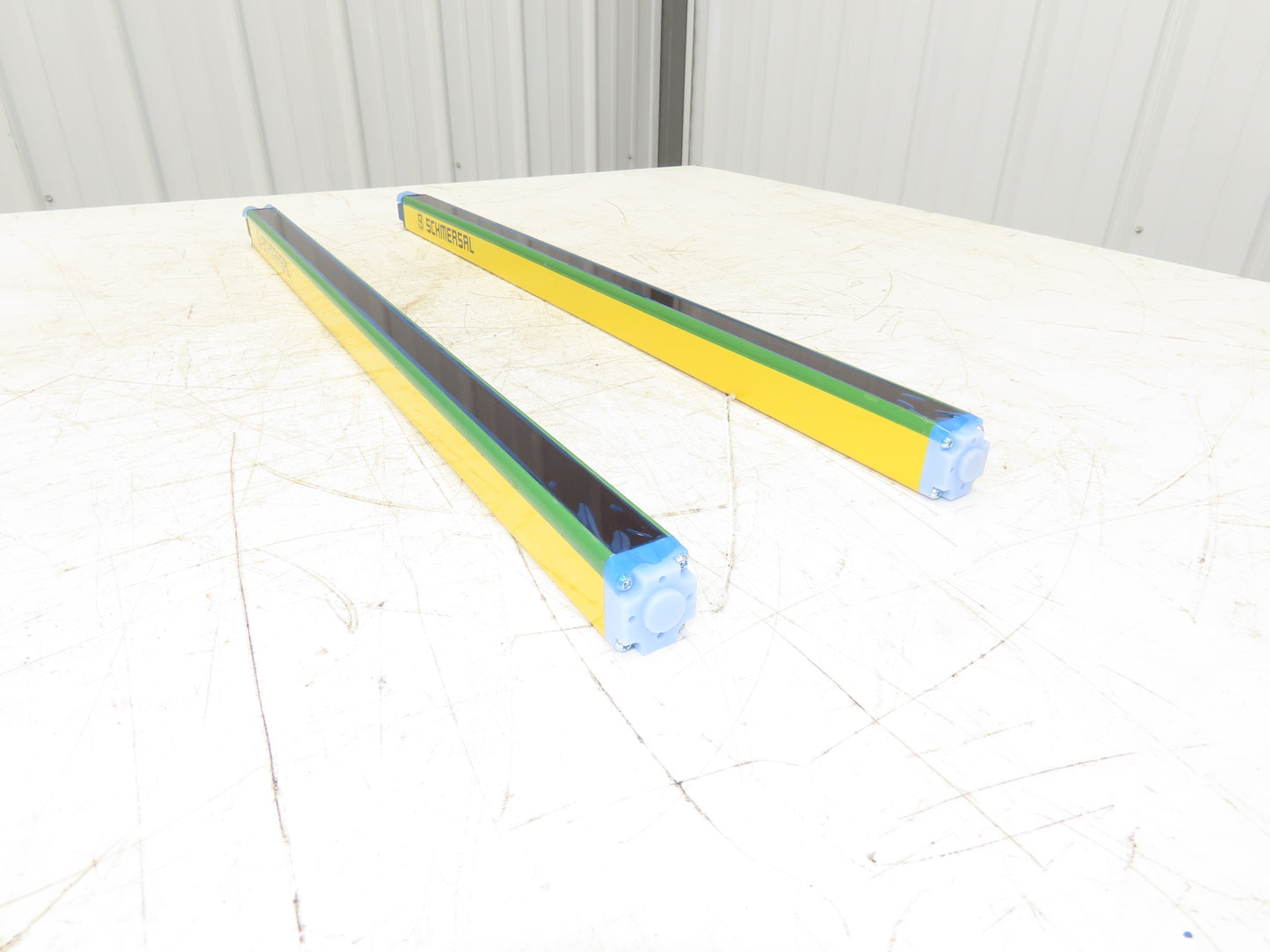 Schmersal SLC440COM-R-0650-14 Safety Light Curtain Transmitter & Receiver Set