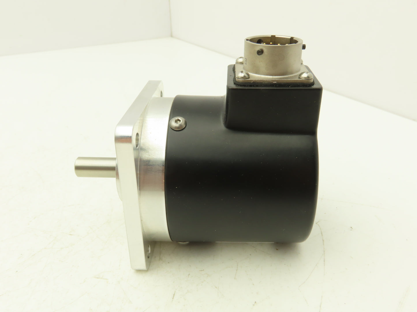 Allen Bradley 845D-SJDZ25ADCK5 Absolute Rotary Encoder 3/8" Shaft 360PPR 	Ser B