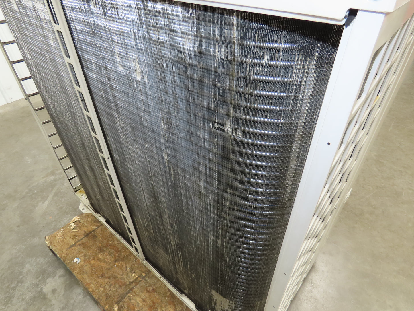 Daikin Coolant Water Chiller Temp Regulator 200/220V 3Ph 19kw HFC