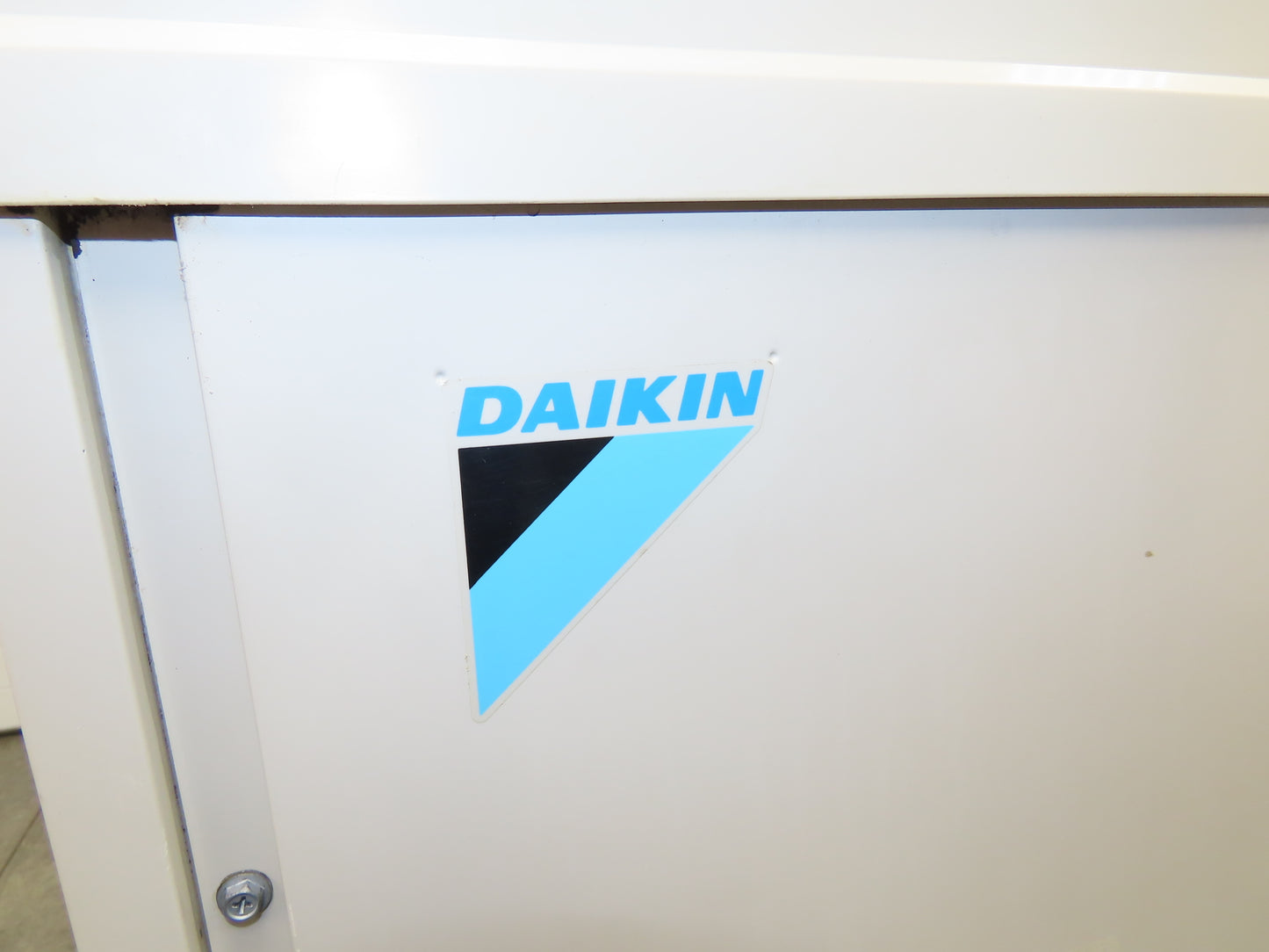 Daikin Coolant Water Chiller Temp Regulator 200/220V 3Ph 19kw HFC