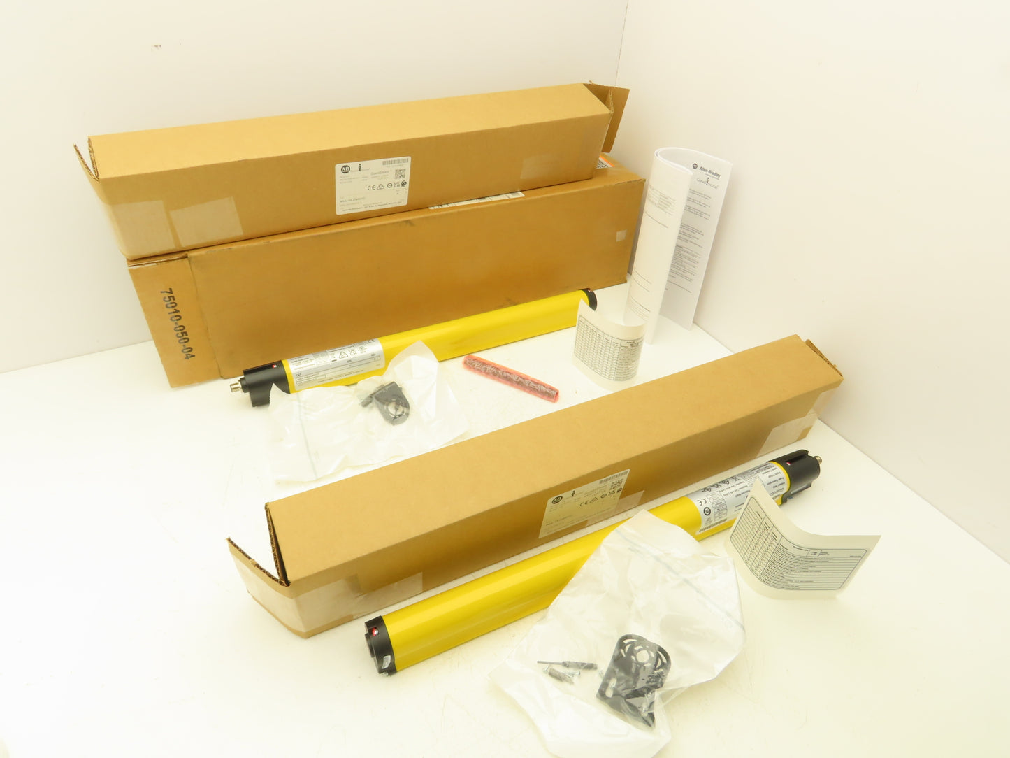 440L-P4J0480YD Guardshield Safety Light Curtain Transmitter/Receiver Set
