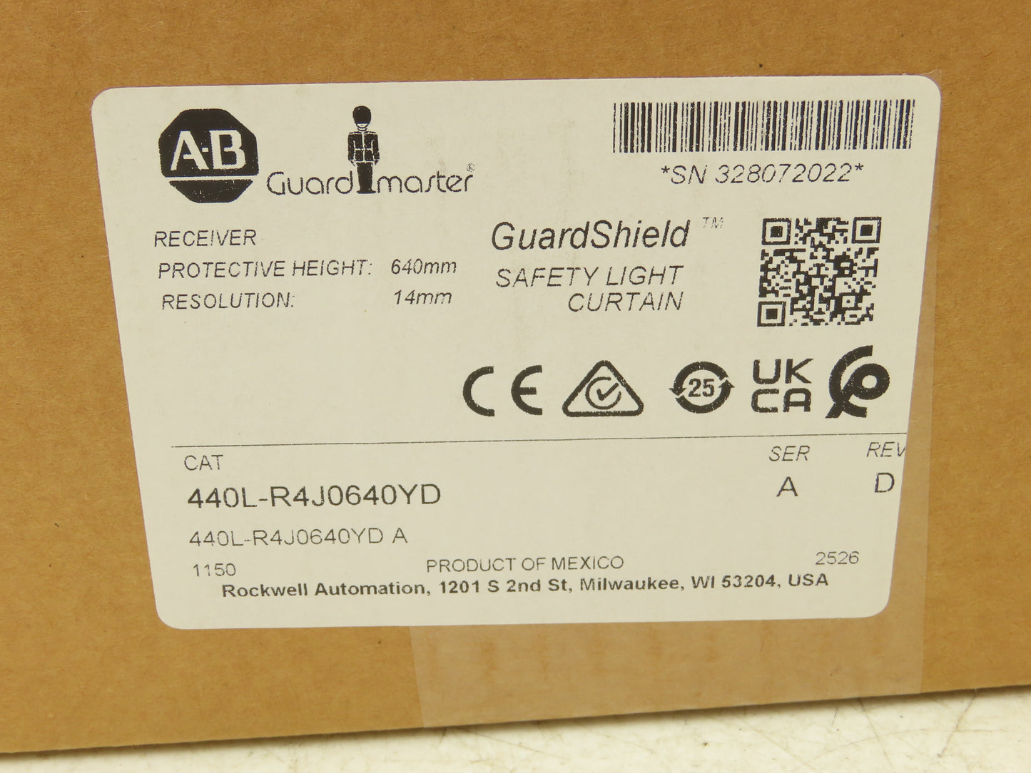 440L-P4J0640YD Guardshield Safety Light Curtain Transmitter/Receiver Set