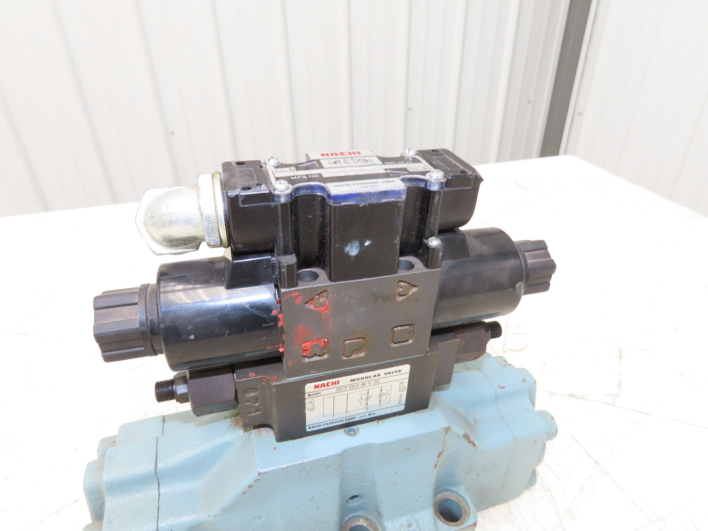 Nachi DSS-G06-C5-ARYC115-E13 Directional Control Solenoid Valve 115V