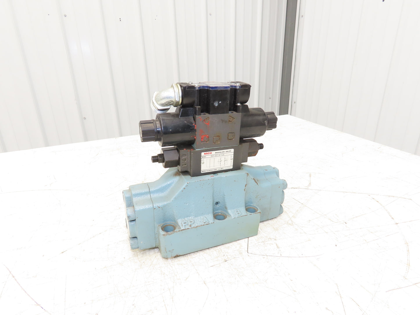 Nachi DSS-G06-C5-ARYC115-E13 Directional Control Solenoid Valve 115V