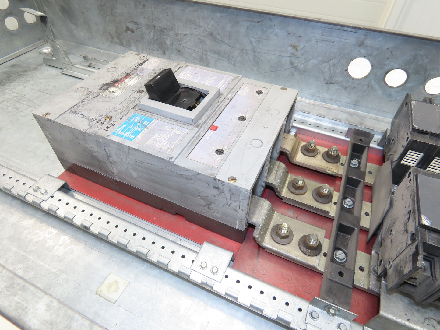 Siemens S3E30JX400ABS Load Center Panel Board 400A 480Y/277V 3Ph 4W 400A Breaker