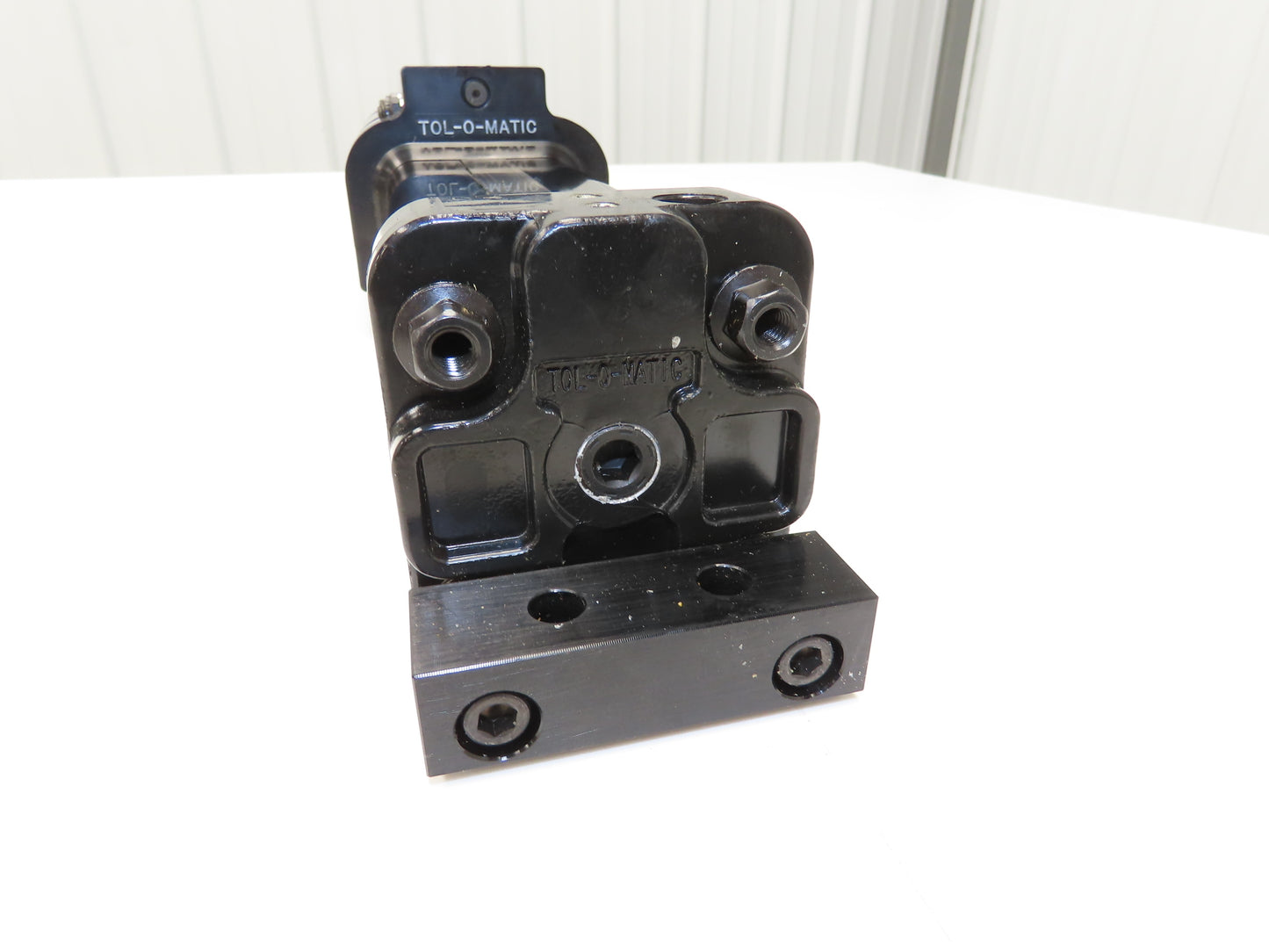 TOL-O-MATIC Rodless Pneumatic Band Cylinder 2" Bore 18.25" Stroke 100 PSI