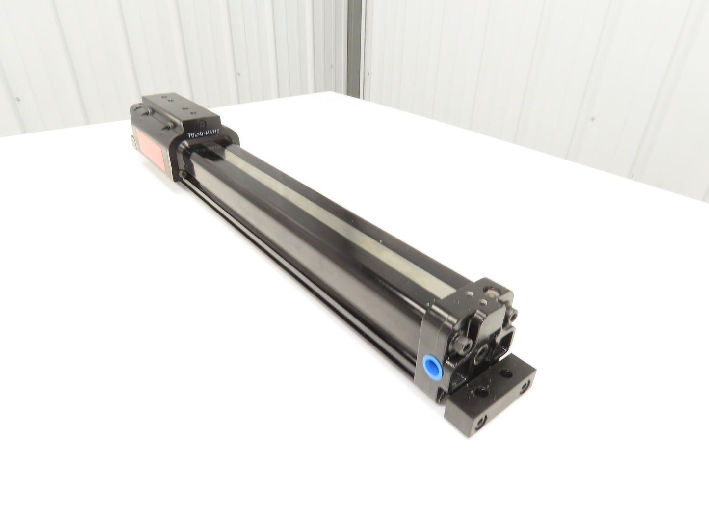 TOL-O-MATIC Rodless Pneumatic Band Cylinder 2" Bore 18.25" Stroke 100 PSI