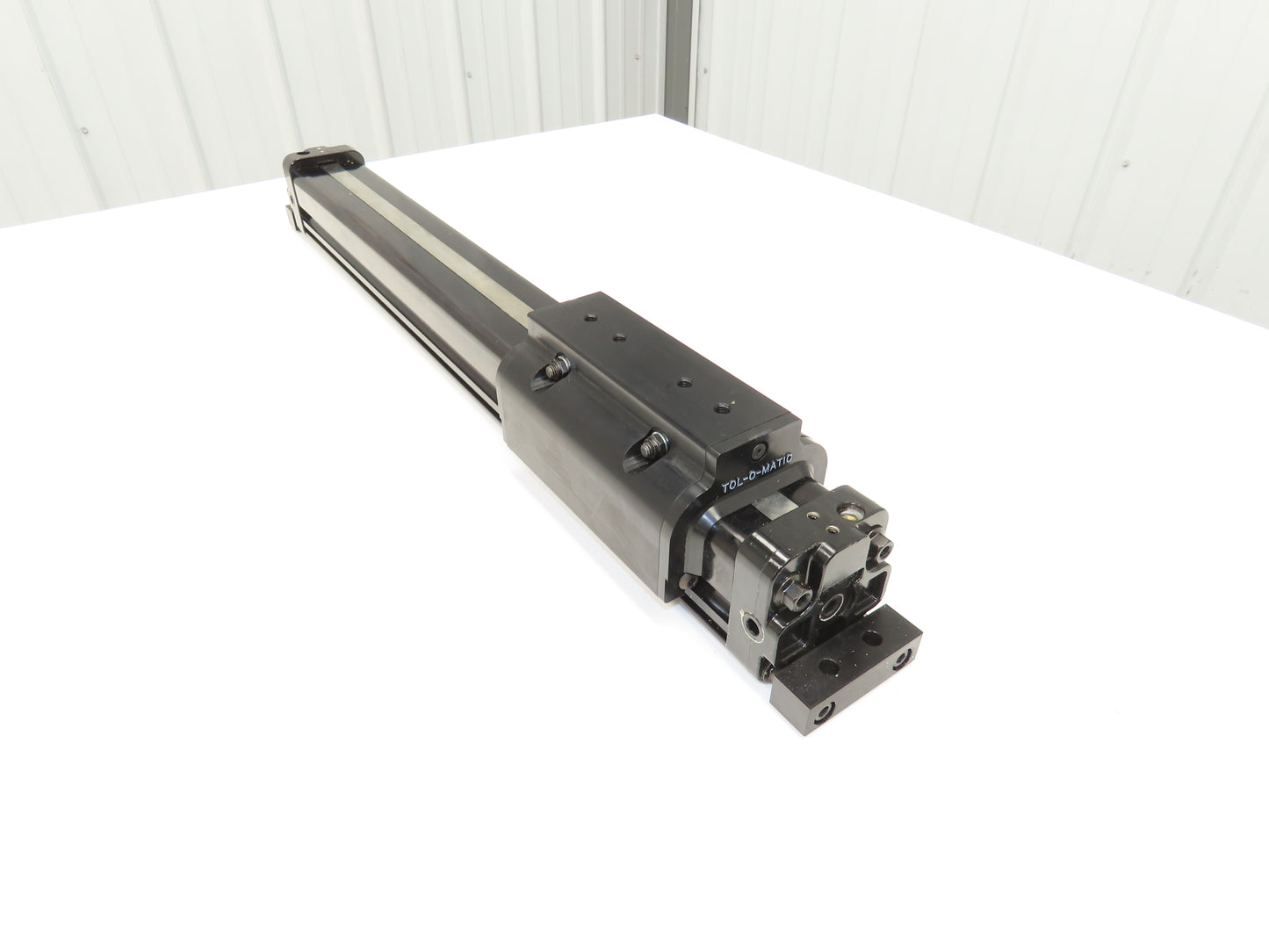 TOL-O-MATIC Rodless Pneumatic Band Cylinder 2" Bore 18.25" Stroke 100 PSI