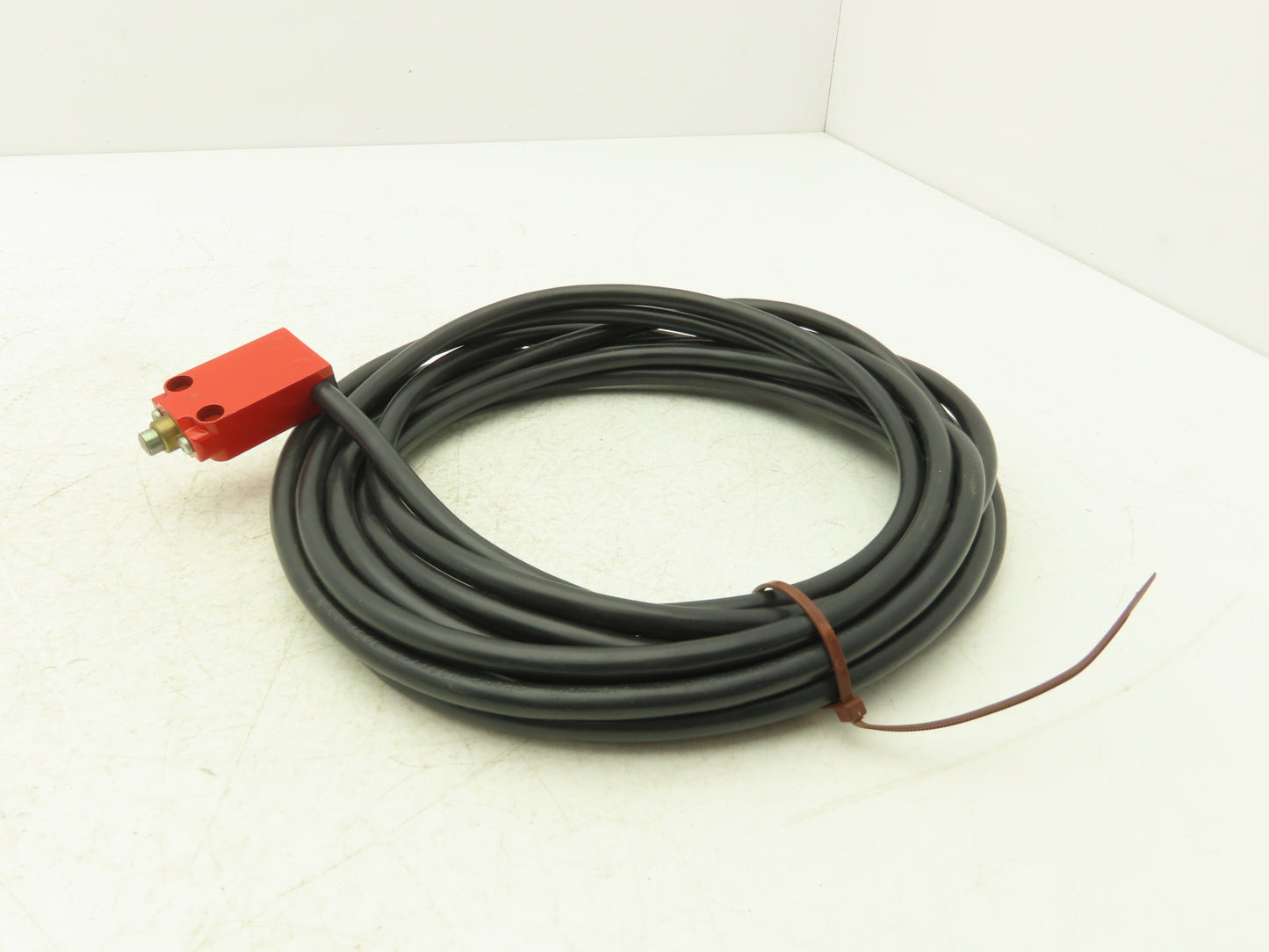 Crouzet A300-Q150 Limit Switch with Cable Assembly 2.5KV 500V 83-8700