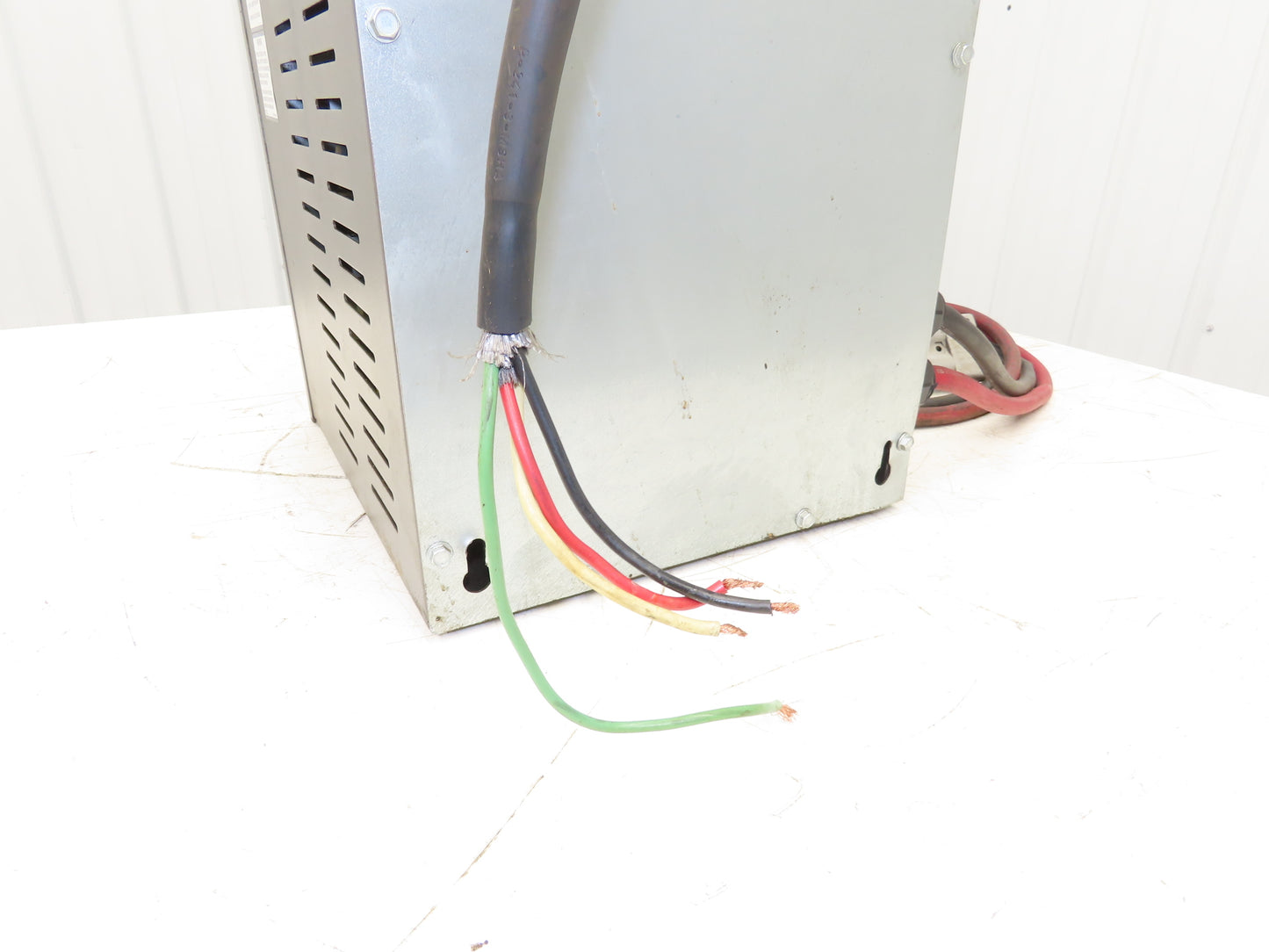 Xtreme Power HF Forklift Battery Charger 36-1A2B-E3 36V 250A 480V 3Ph