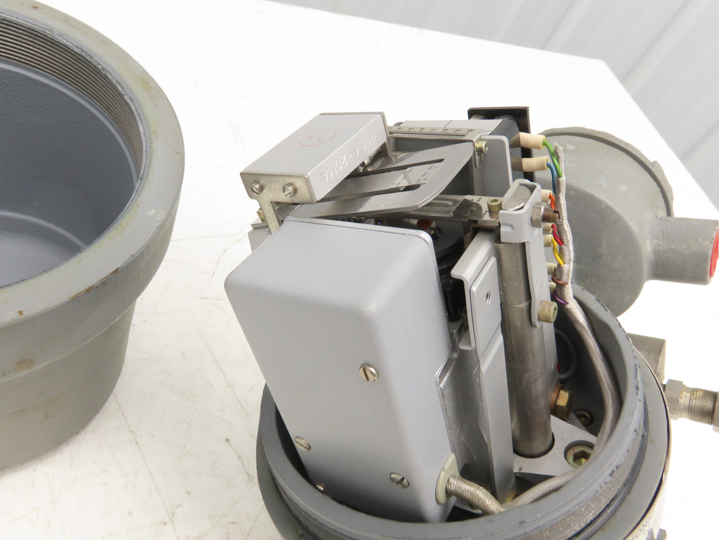 Foxboro E13DM Electronic Pressure Transmitter 0-100"H2o 2000psi 65-100VDC