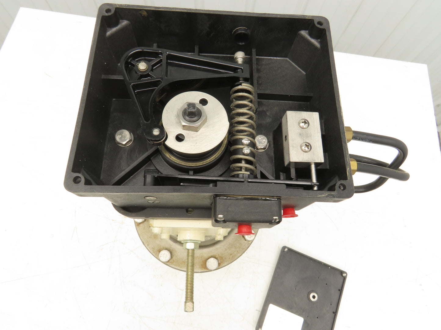 WA Kates HB11T-I Flow Rate Control Valve 1.5"NPT w/Actuator & Positioner