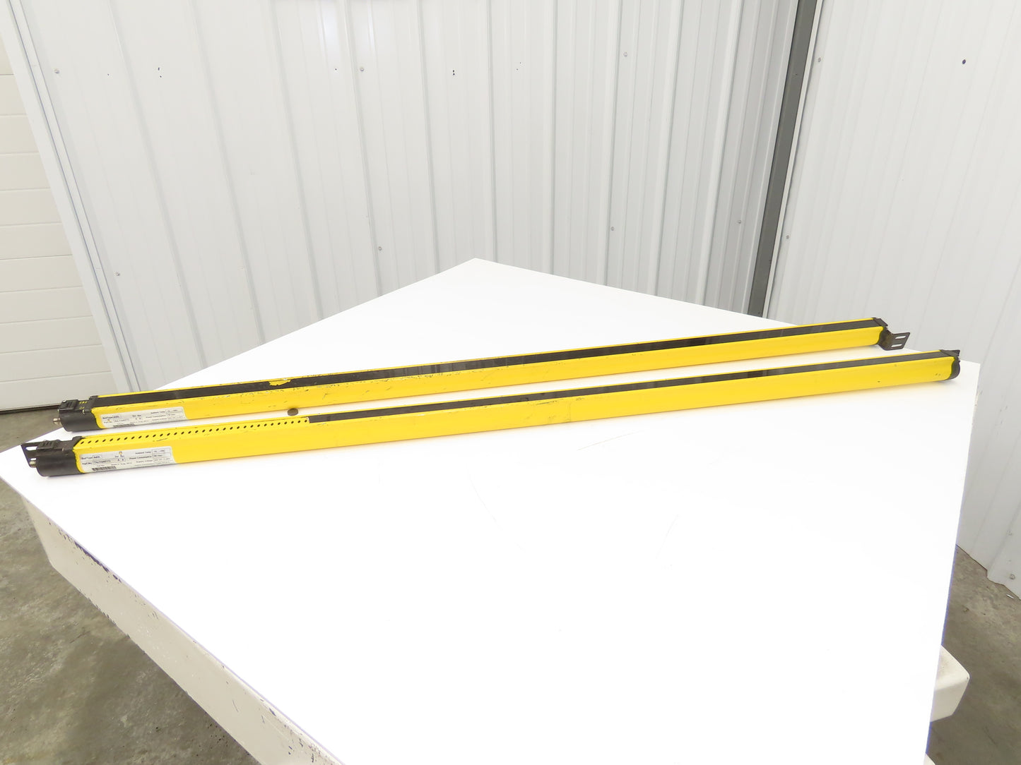 Allen Bradley GuardShield Safety Light Curtain Transmitter/Receiver Set 1440mm