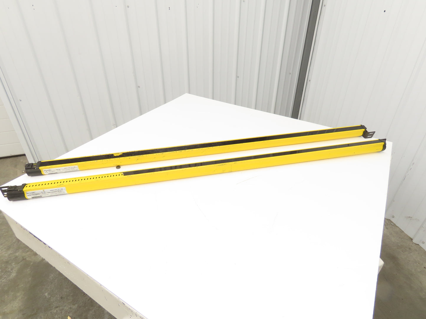 Allen Bradley GuardShield Safety Light Curtain Transmitter/Receiver Set 1440mm