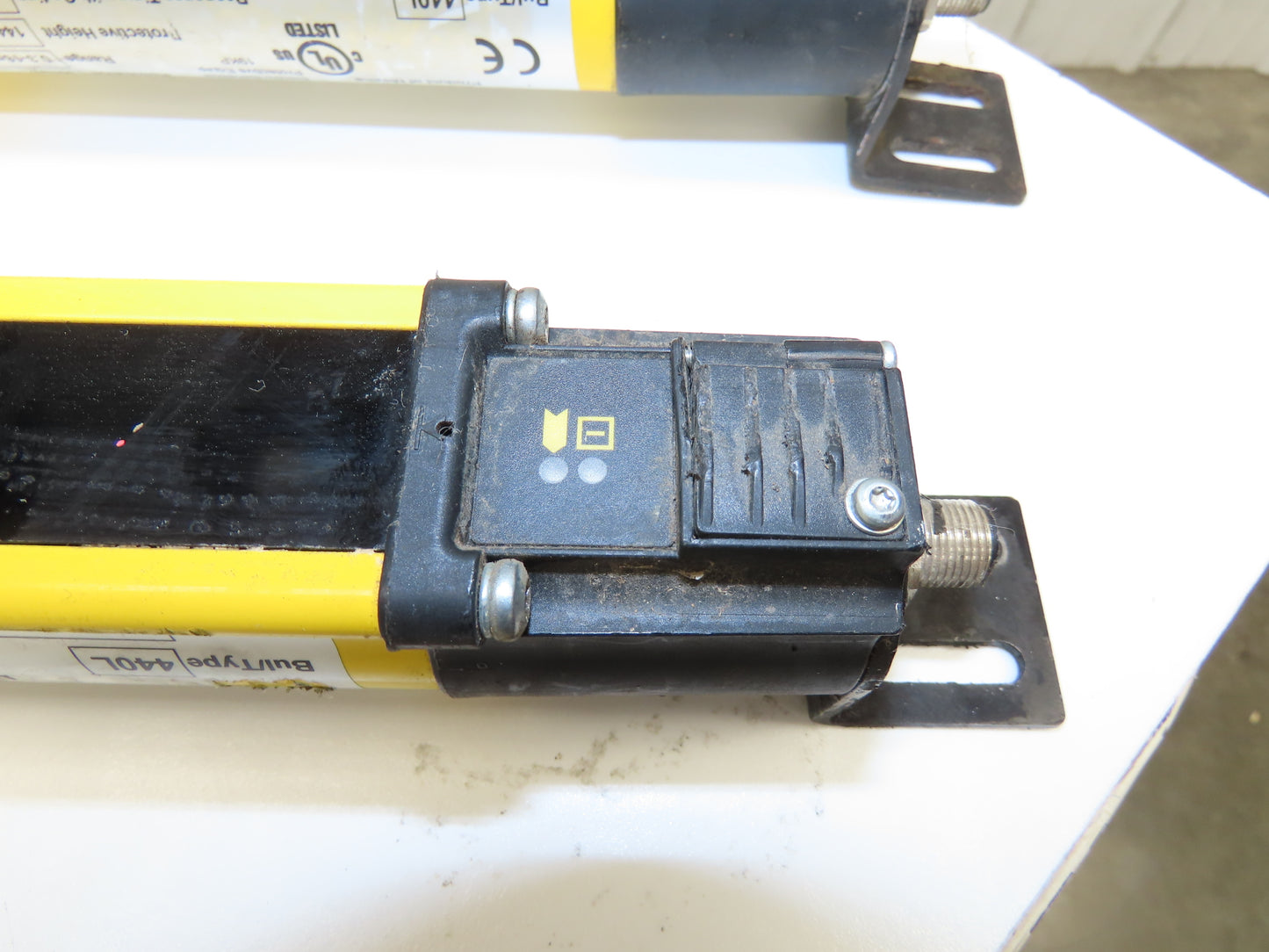 Allen Bradley GuardShield Safety Light Curtain Transmitter/Receiver Set 1440mm