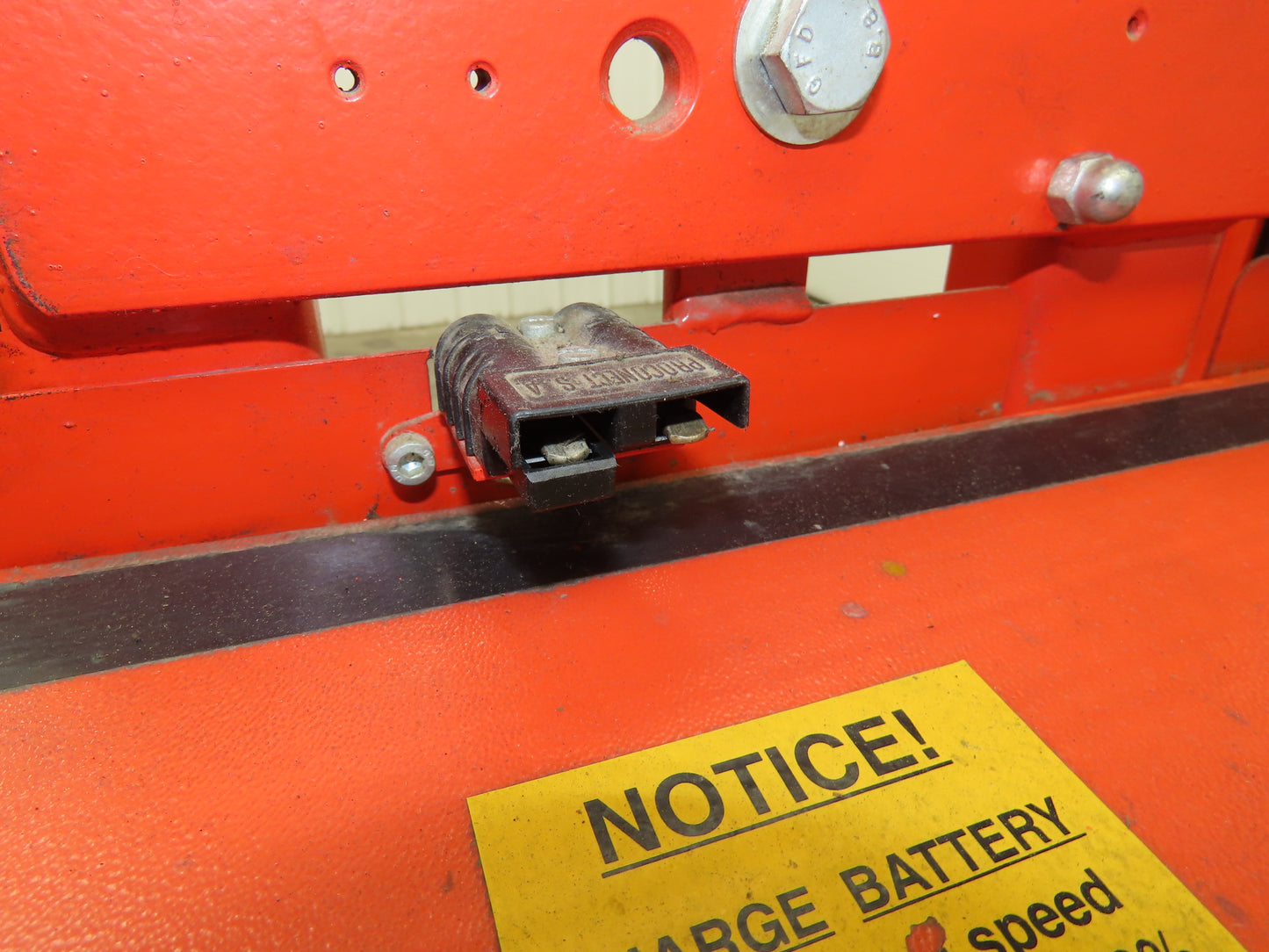 Interrthor LL1000TE TransPositioner Electric Pallet Lift 2200lbs 36" Height 12V